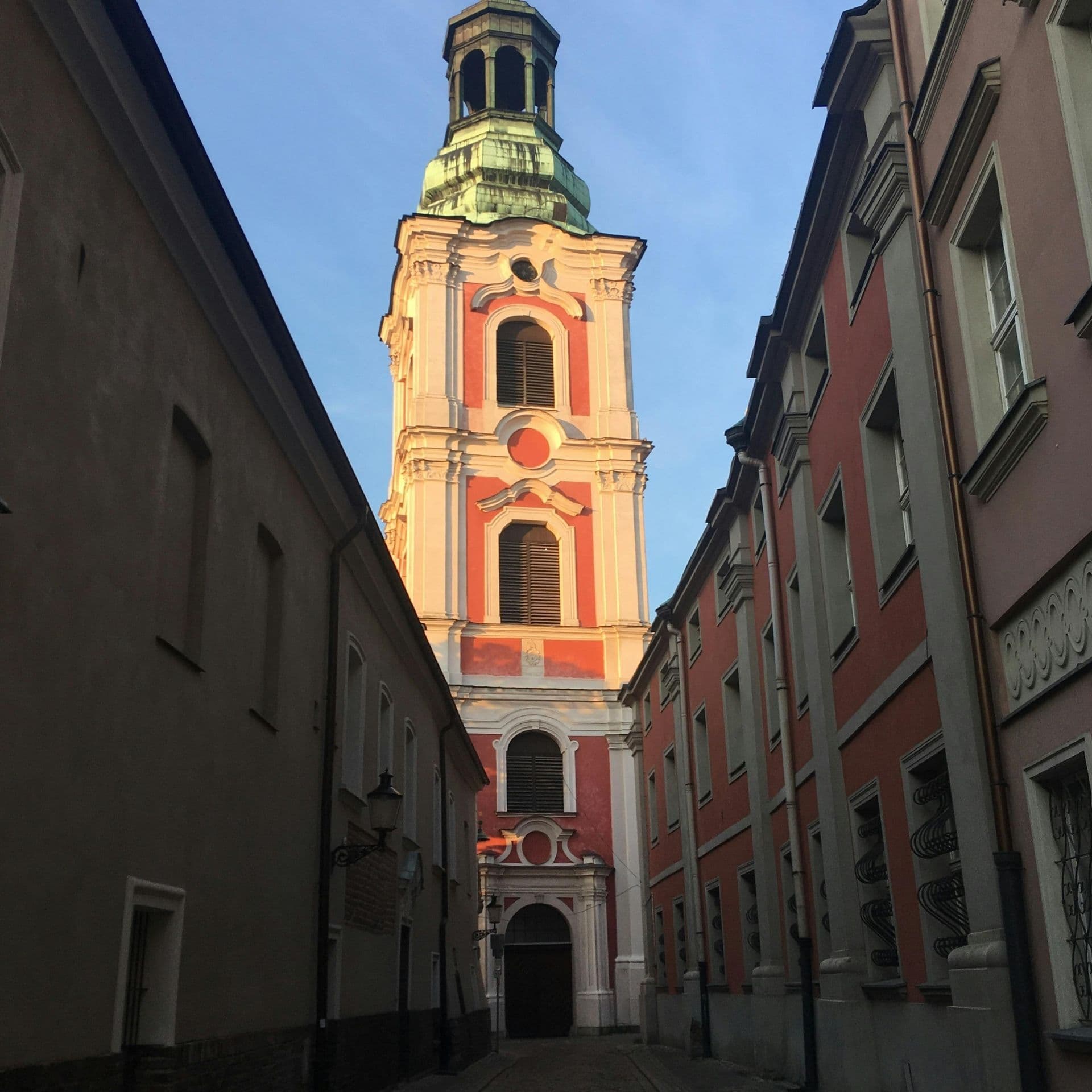 Model inwestycyjny Hands-off w Polsce – bezpieczeństwo i zysk z AXOX Capital